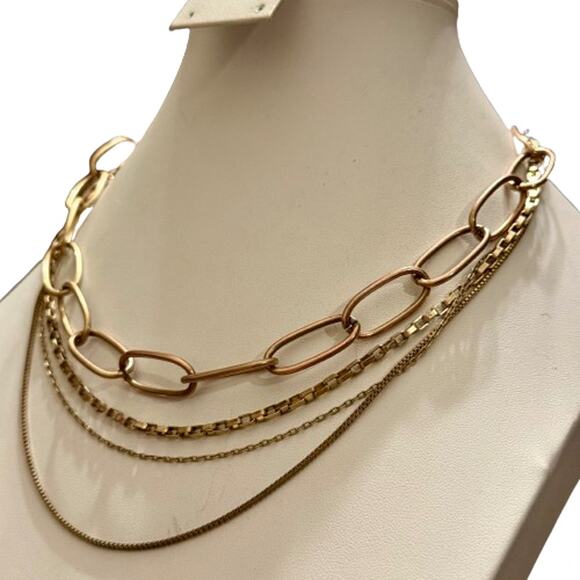 ๐HP!๐ Layered Gold Tone Chain Link Necklace - Picture 5 of 10